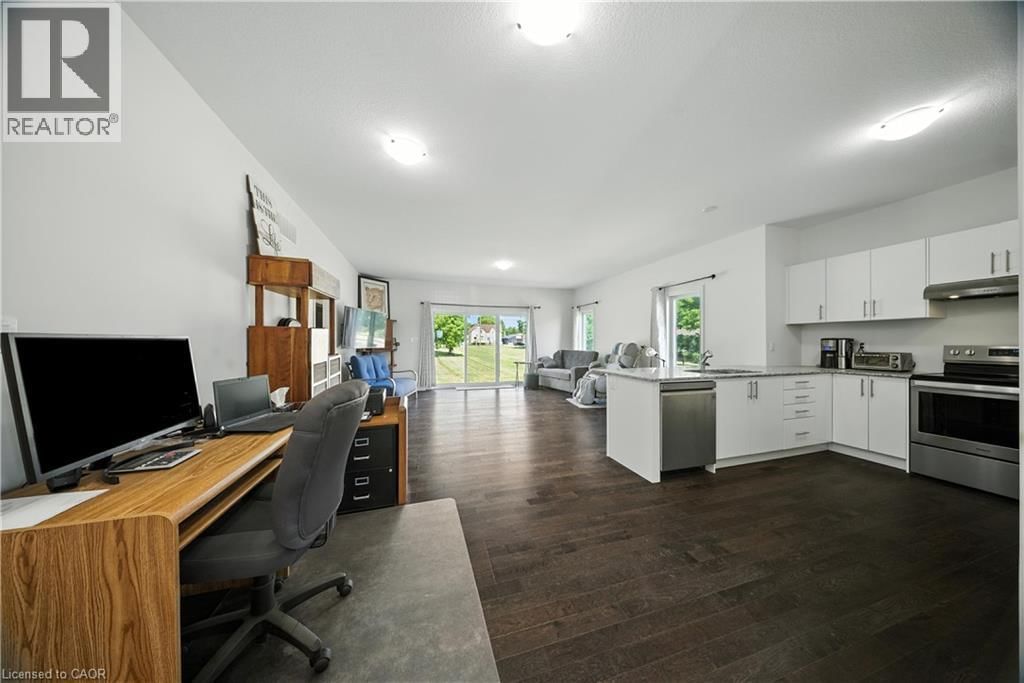 142 ELLEN STREET Image 13