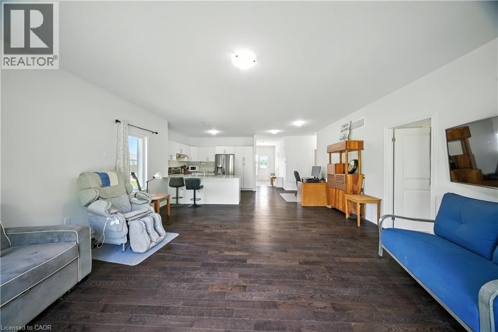 142 ELLEN STREET Image 21