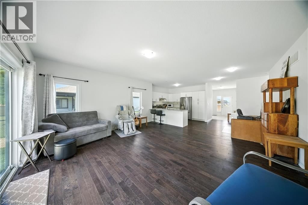 142 ELLEN STREET Image 22