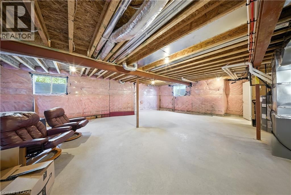 142 ELLEN STREET Image 34