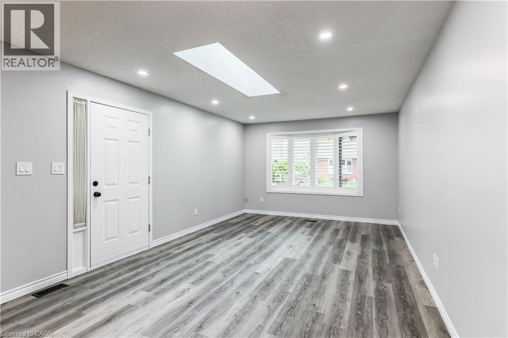 20 - 1030 COLBORNE STREET EAST Image 5