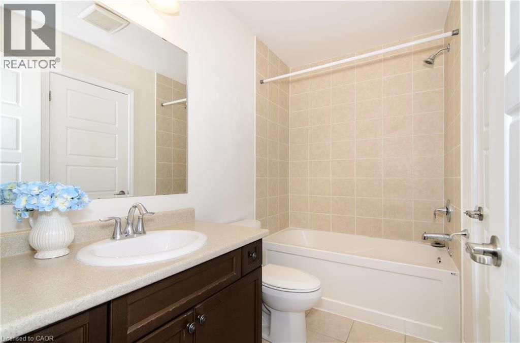 3070 GARDENIA GATE Image 20