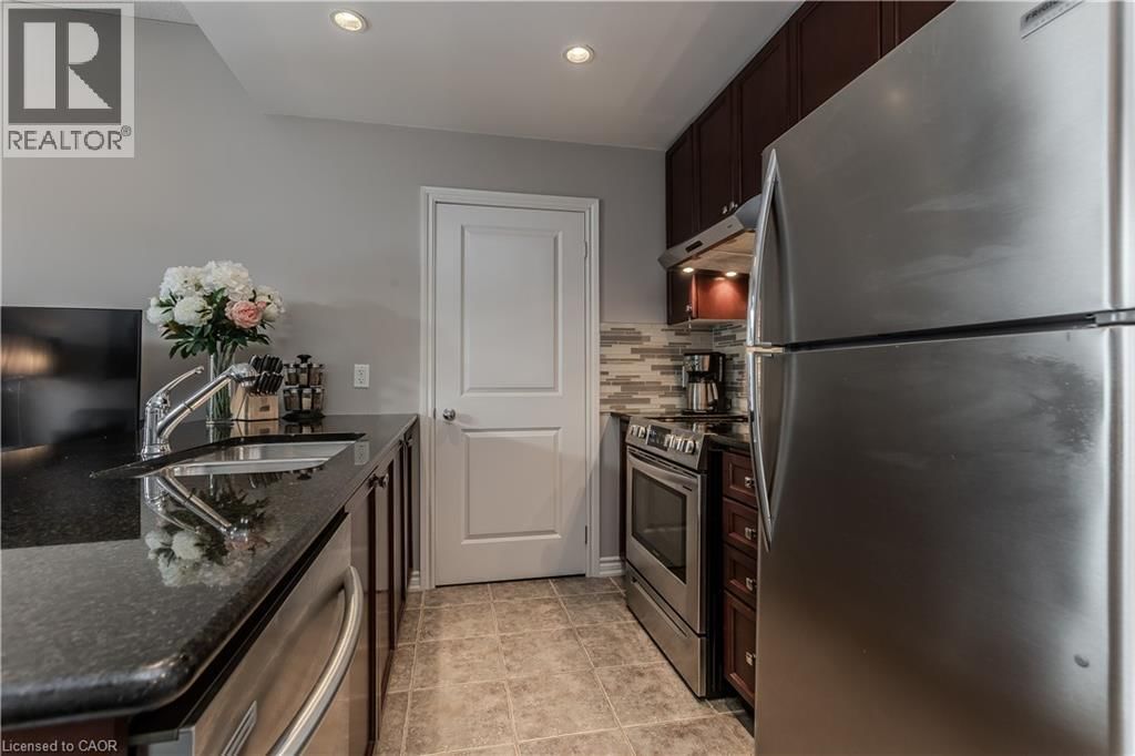 205 - 5327 UPPER MIDDLE ROAD Image 4