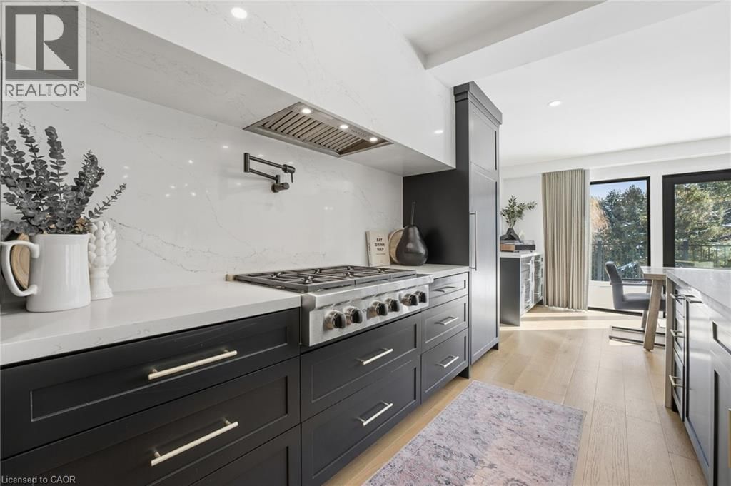 1316 DUNDAS STREET Image 11