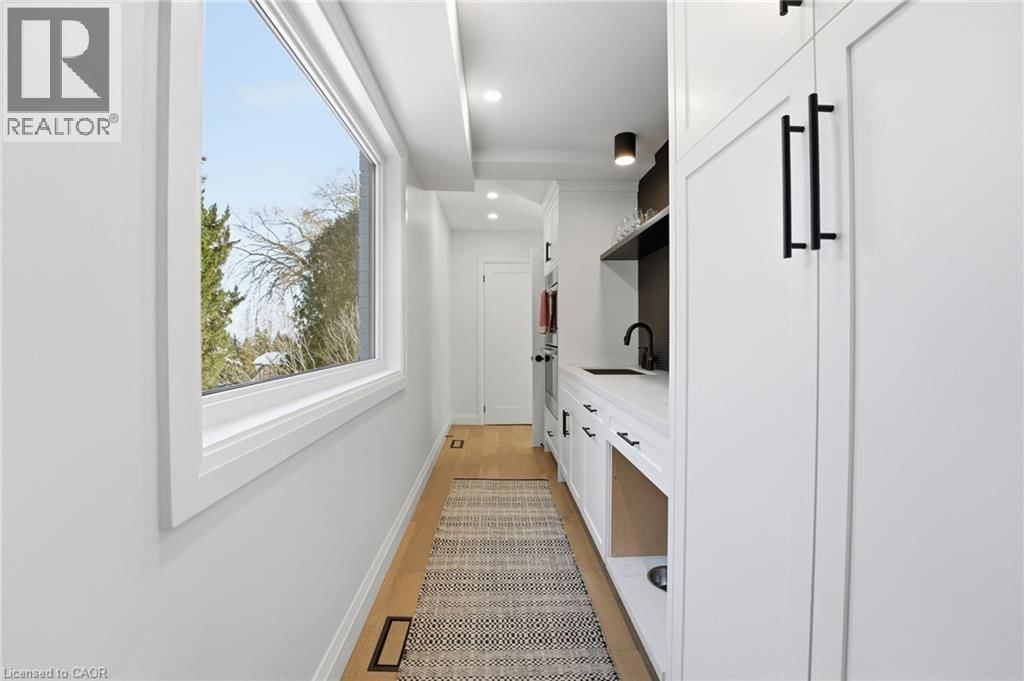 1316 DUNDAS STREET Image 14