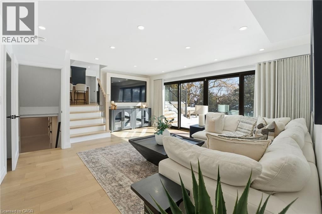 1316 DUNDAS STREET Image 24