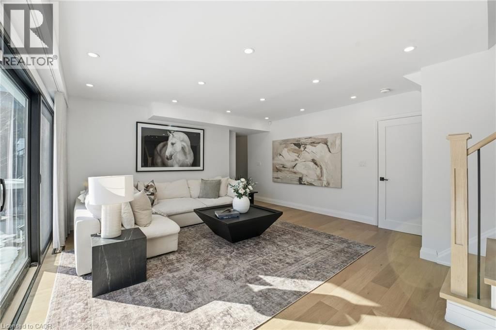 1316 DUNDAS STREET Image 25