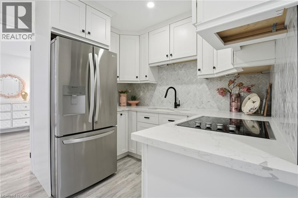 1316 DUNDAS STREET Image 33