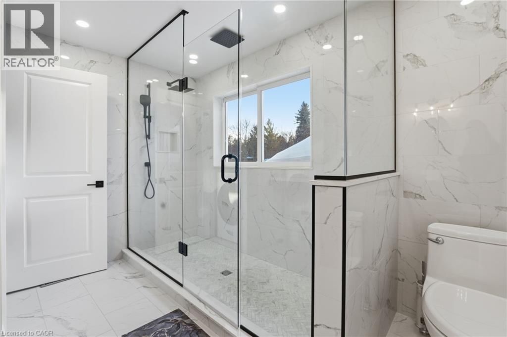 1316 DUNDAS STREET Image 37