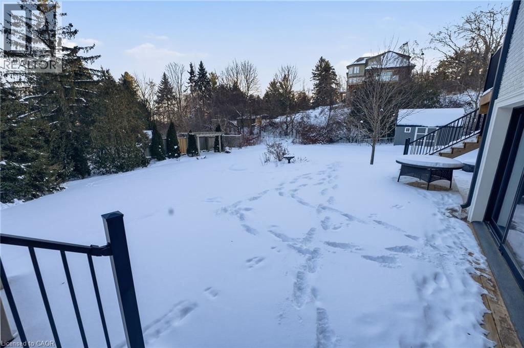 1316 DUNDAS STREET Image 45