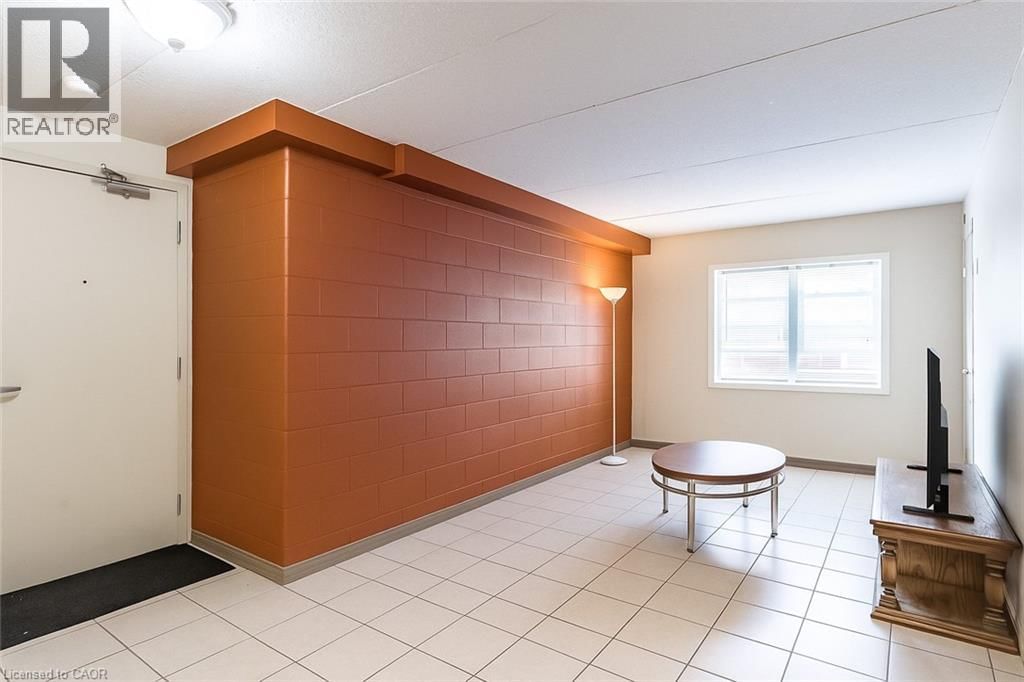 301 - 261 LESTER STREET Image 10