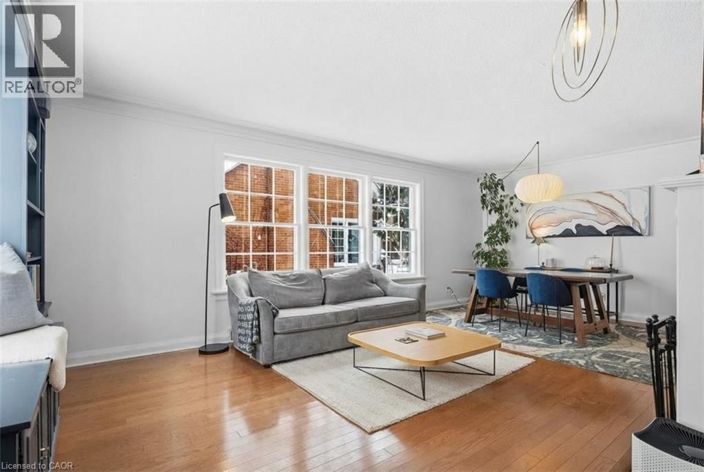 115 ROSLIN AVENUE SOUTH Image 10