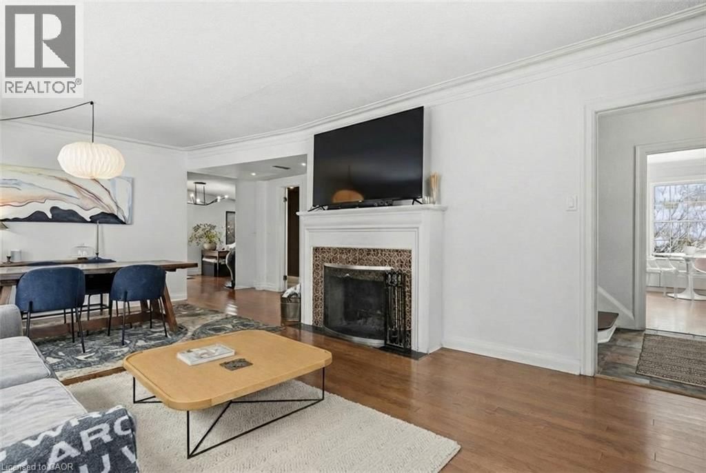 115 ROSLIN AVENUE SOUTH Image 13