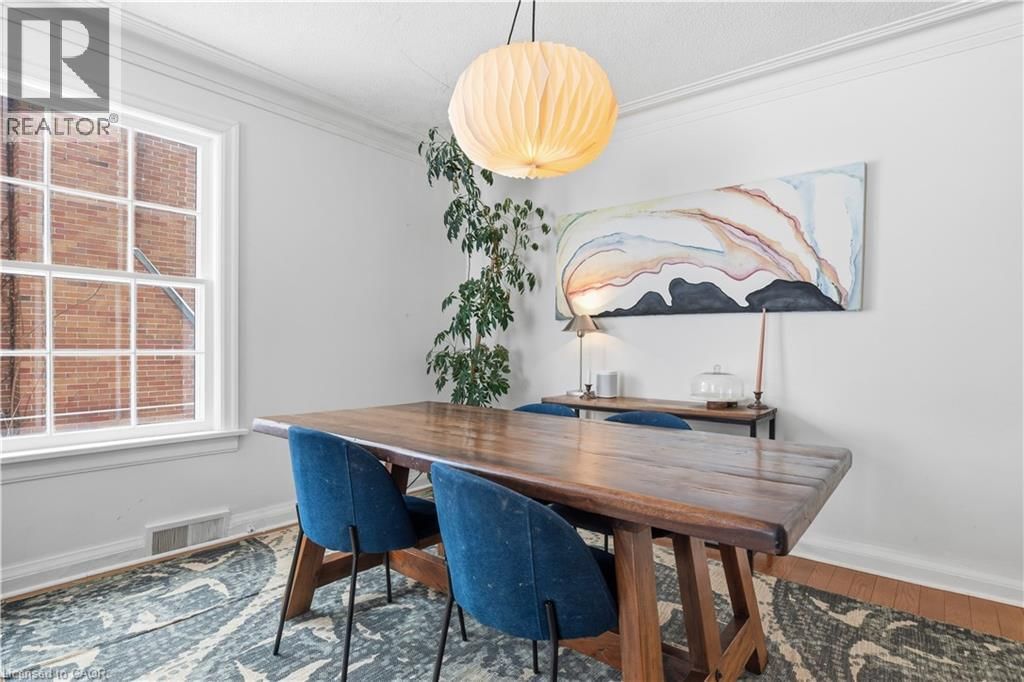 115 ROSLIN AVENUE SOUTH Image 14