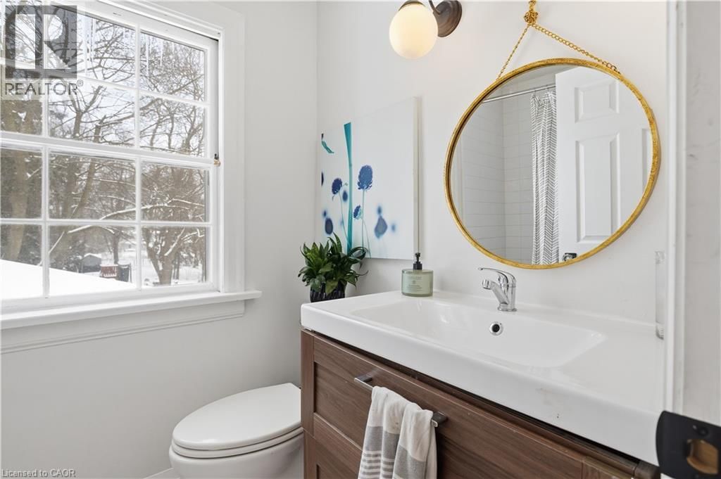 115 ROSLIN AVENUE SOUTH Image 20