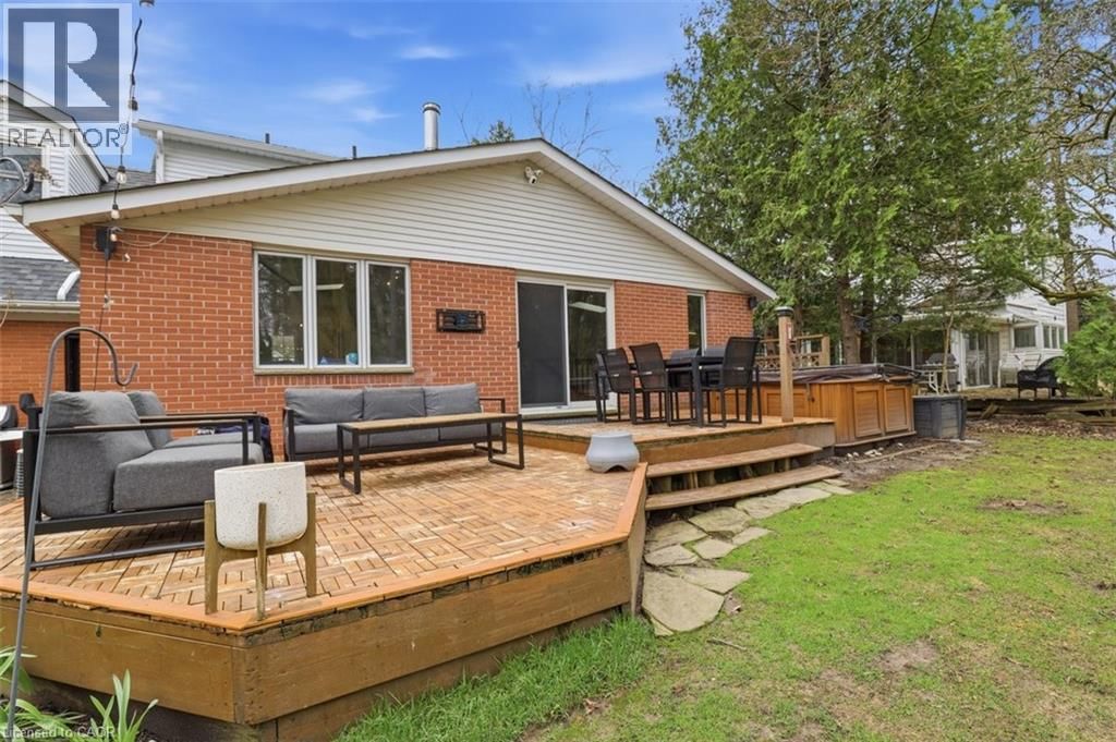 115 ROSLIN AVENUE SOUTH Image 26