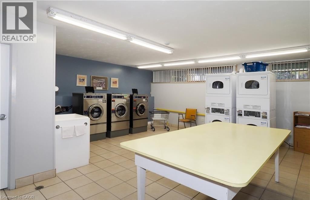 507 - 24 MIDLAND DRIVE Image 15