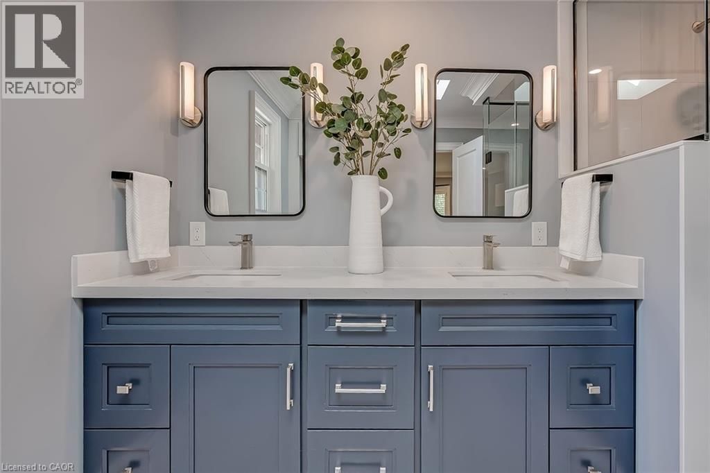 2428 LAKESHORE ROAD Image 24