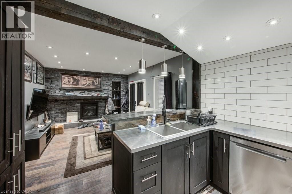 83 OXFORD STREET Image 13