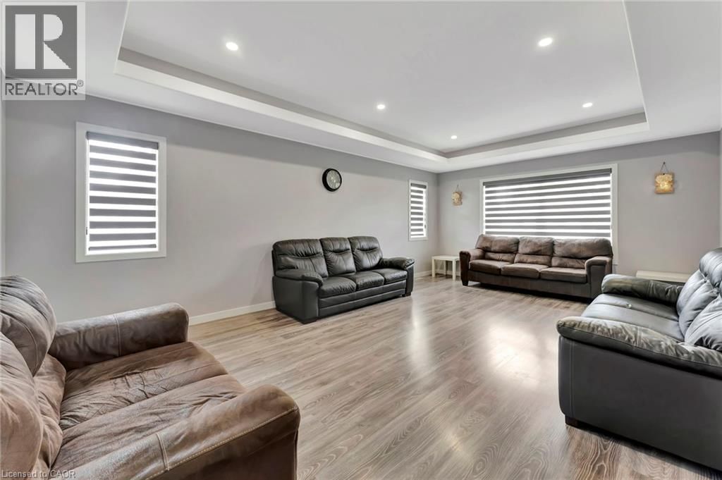 12 ALBERT STREET Image 12