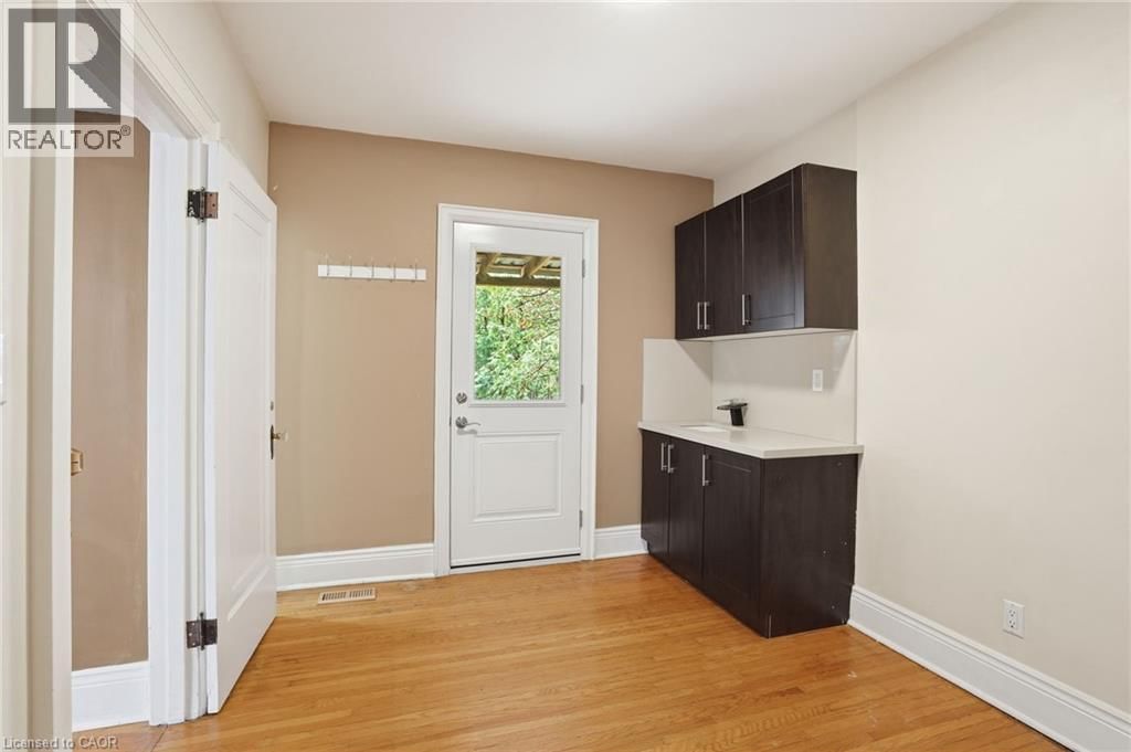 41 PARADISE ROAD SOUTH Image 12