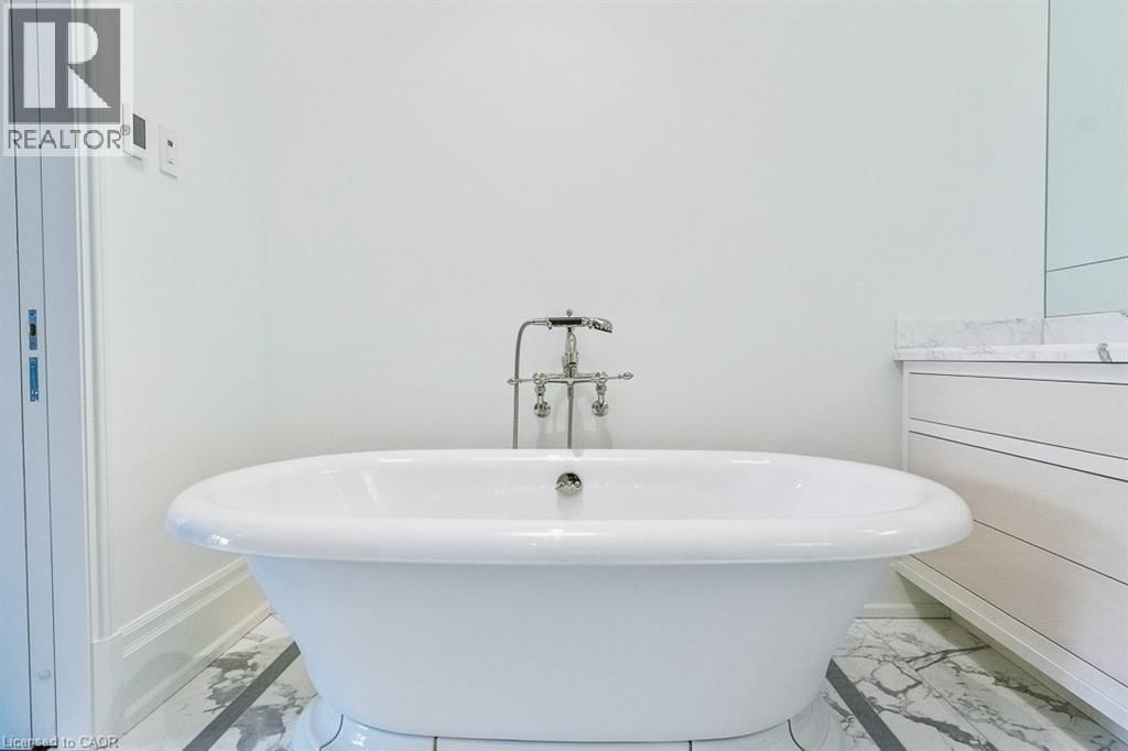 212 - 300 RANDALL STREET Image 42