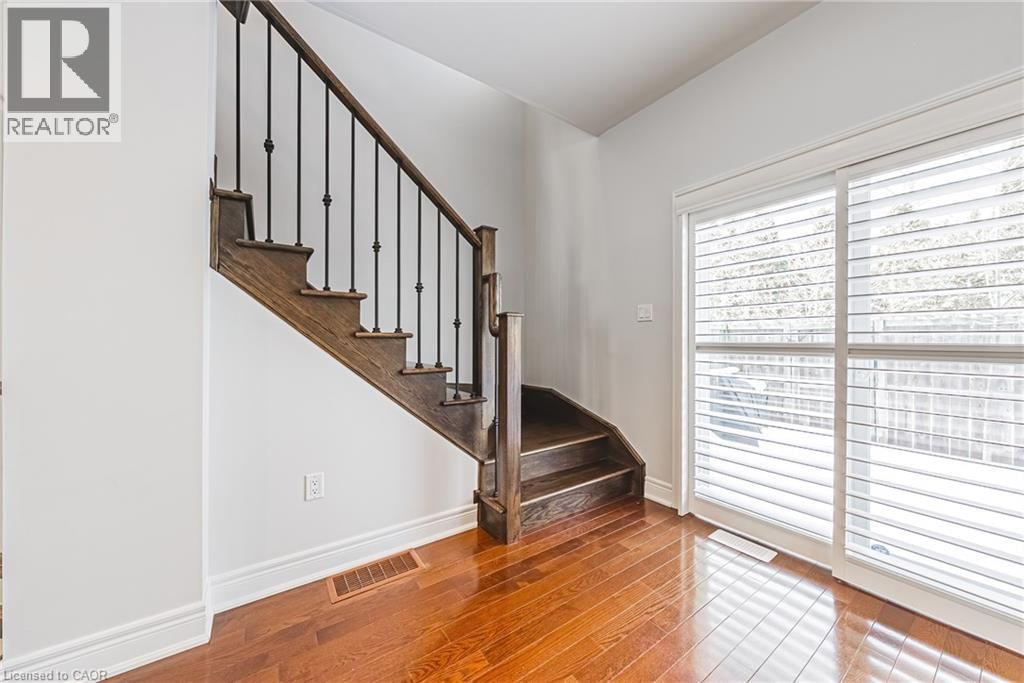 8 - 4115 UPPER MIDDLE ROAD Image 12