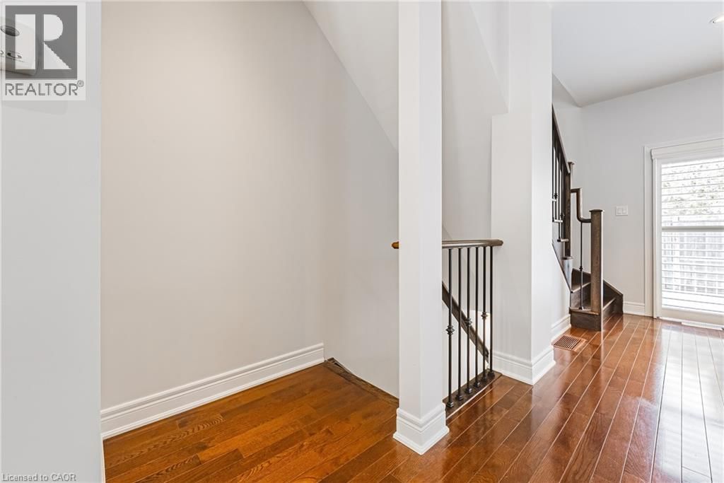 8 - 4115 UPPER MIDDLE ROAD Image 19