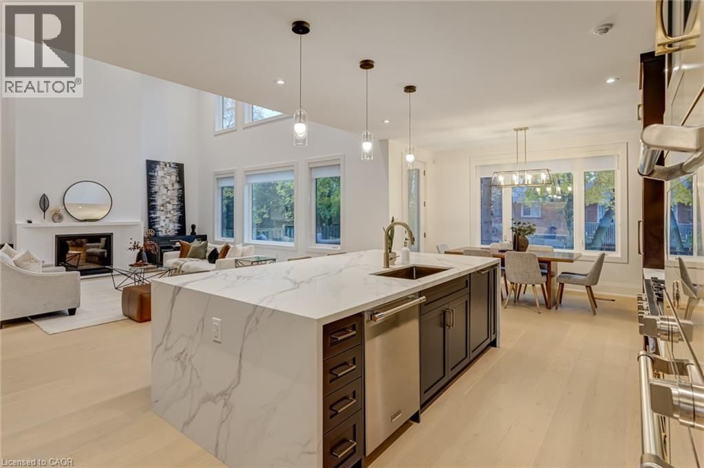 102 CUMMING COURT Image 13