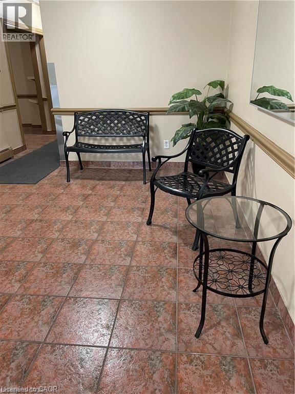 903 - 141 CATHARINE STREET SOUTH Image 3