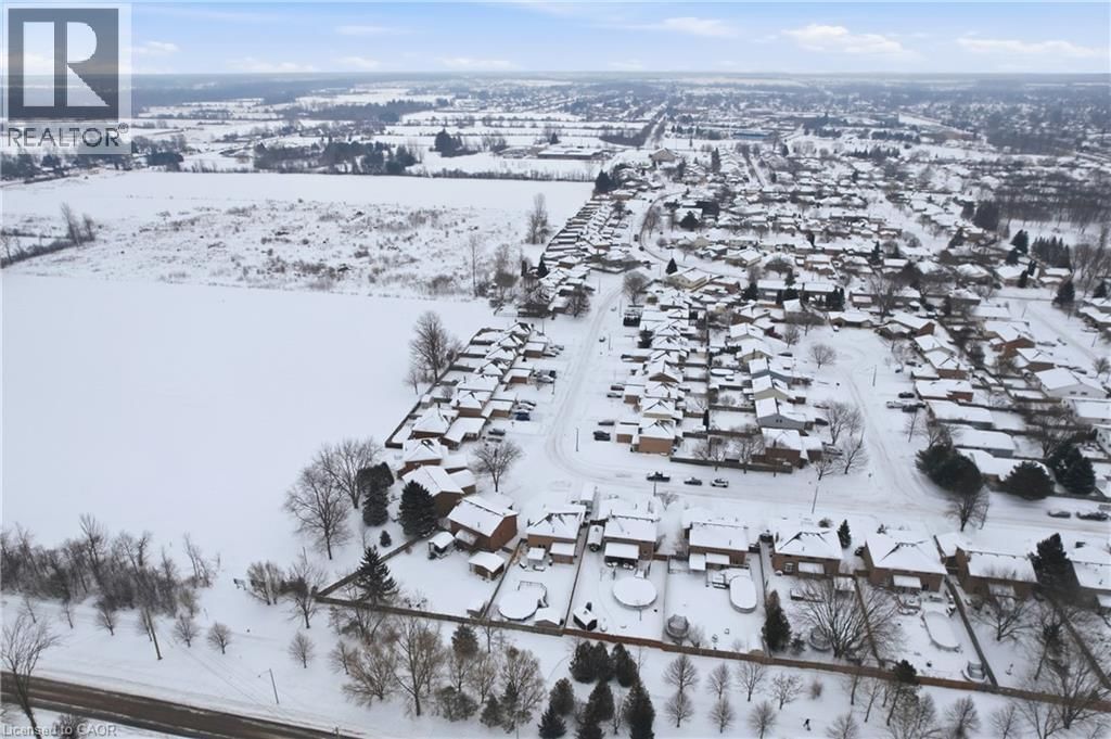 83 BRIARSDALE CRESCENT Image 29