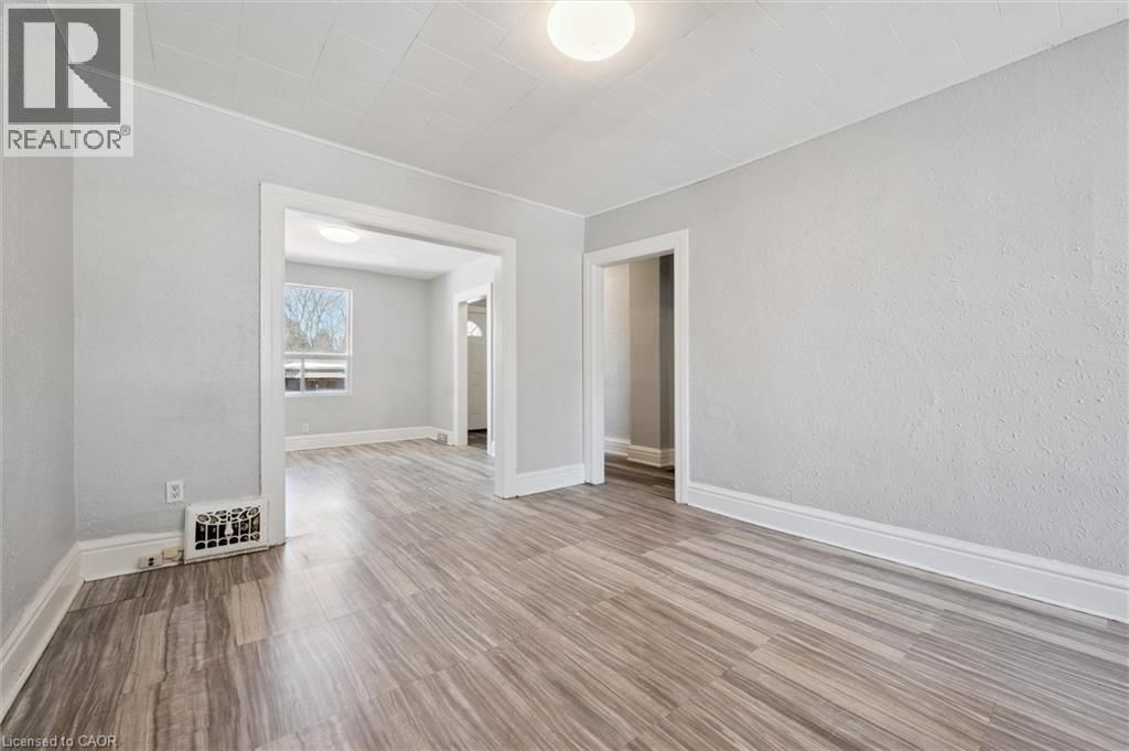 352 DUKE STREET WEST Image 10