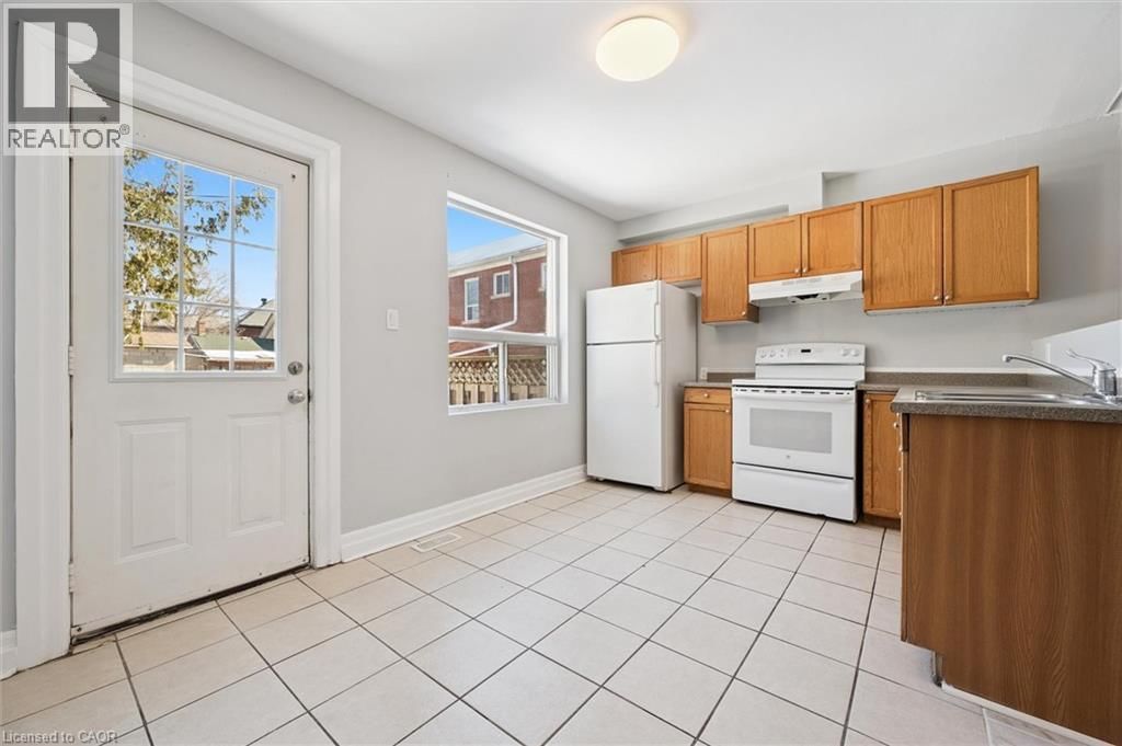 352 DUKE STREET WEST Image 11