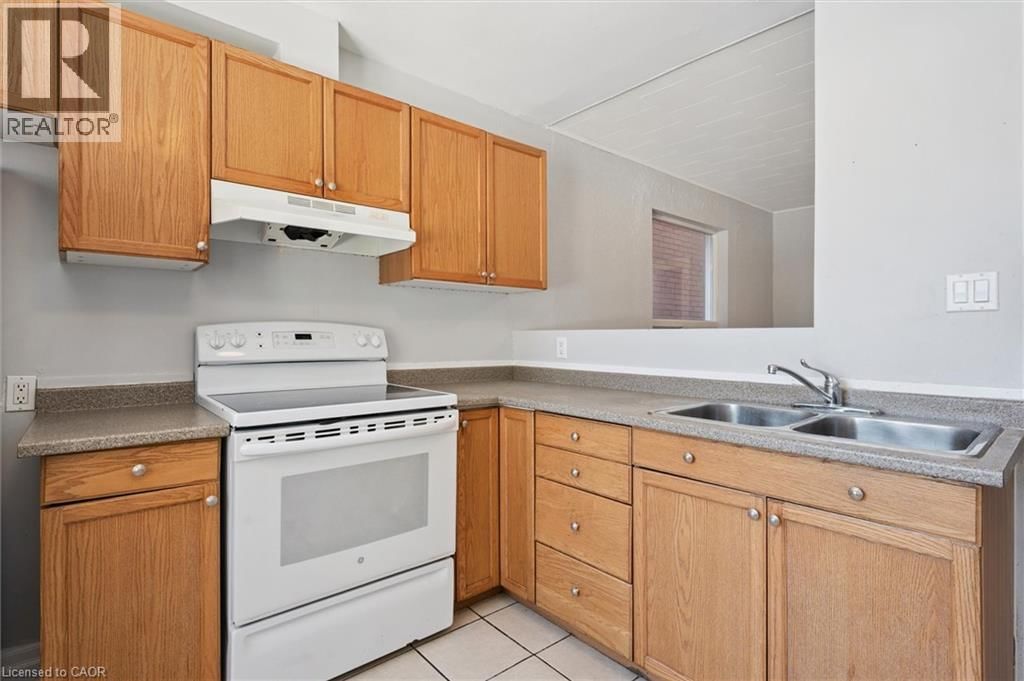 352 DUKE STREET WEST Image 13