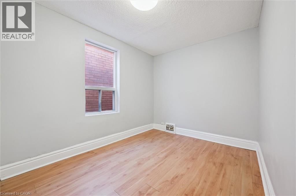 352 DUKE STREET WEST Image 16