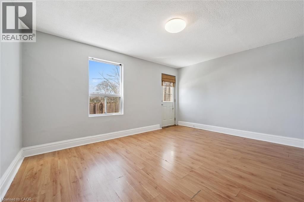 352 DUKE STREET WEST Image 19