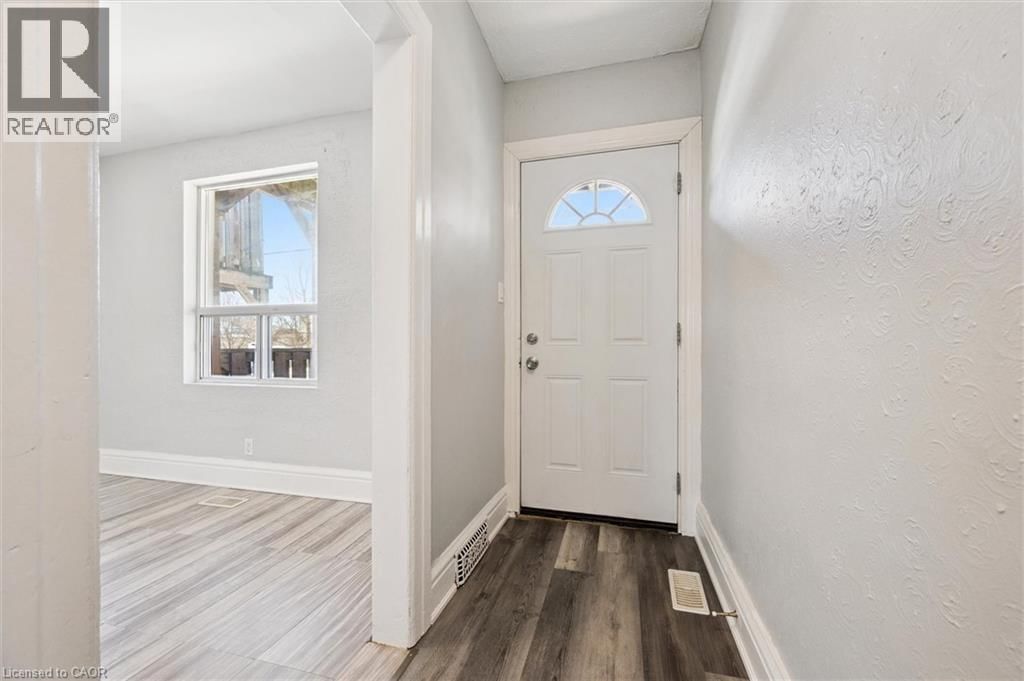 352 DUKE STREET WEST Image 5