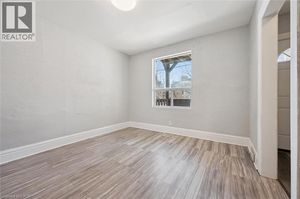 352 DUKE STREET WEST Image 6