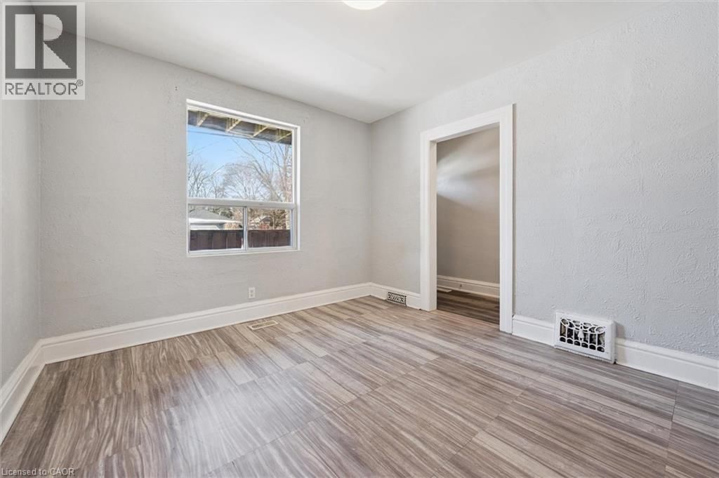 352 DUKE STREET WEST Image 7