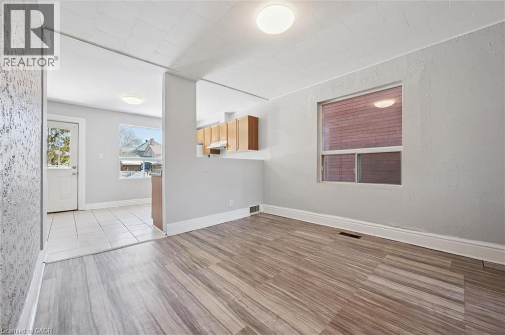 352 DUKE STREET WEST Image 9