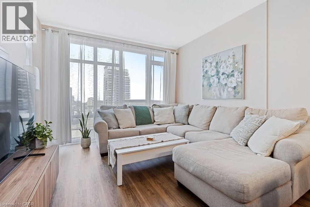 705 - 16 CONCORD PLACE Image 10