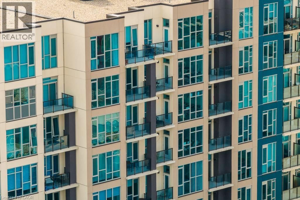 705 - 16 CONCORD PLACE Image 4