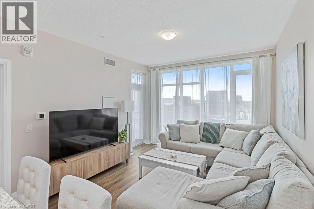 705 - 16 CONCORD PLACE Image 9