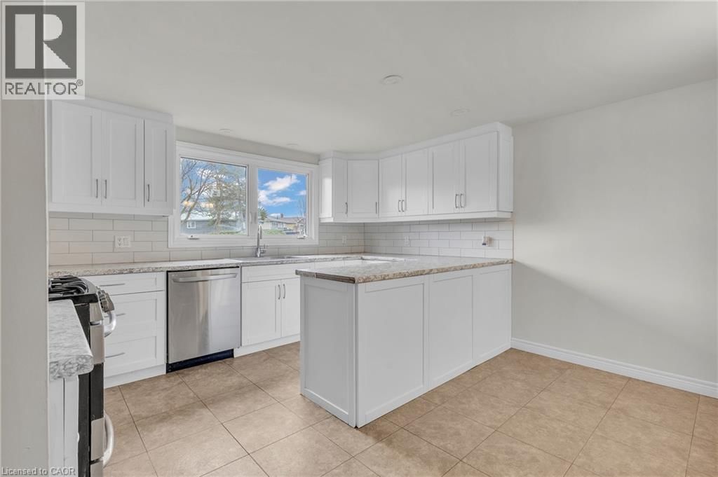 22 BLACKHORNE CRESCENT Image 11