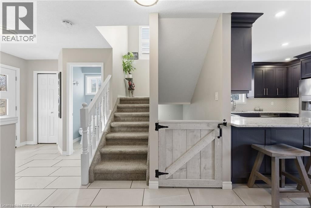 15 ANASTASIA CRESCENT Image 14