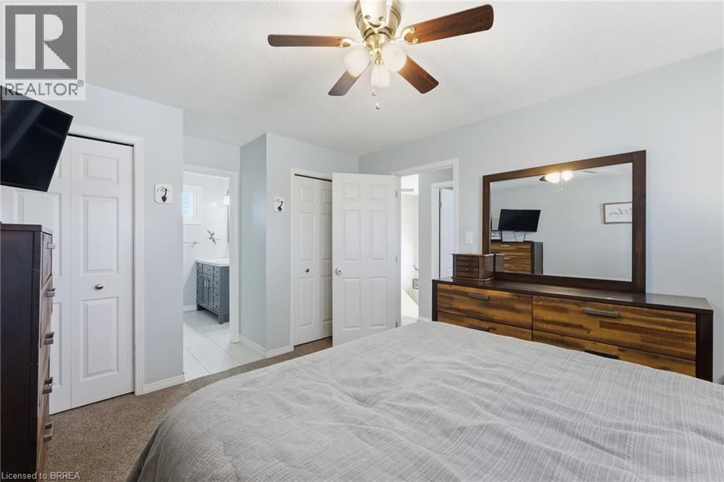 15 ANASTASIA CRESCENT Image 16