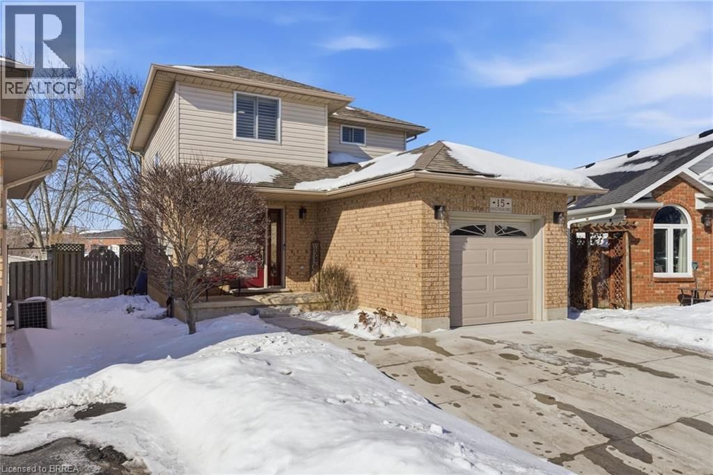 15 ANASTASIA CRESCENT Image 2