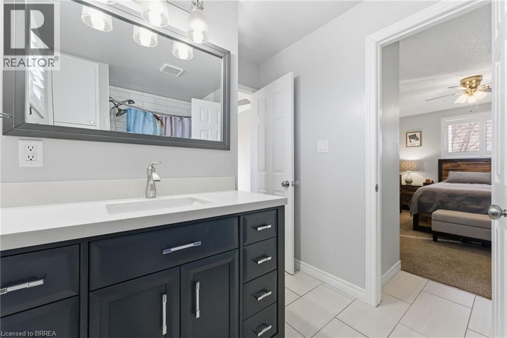 15 ANASTASIA CRESCENT Image 21