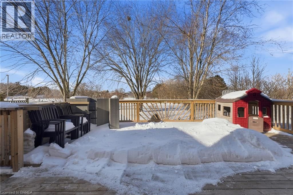 15 ANASTASIA CRESCENT Image 28