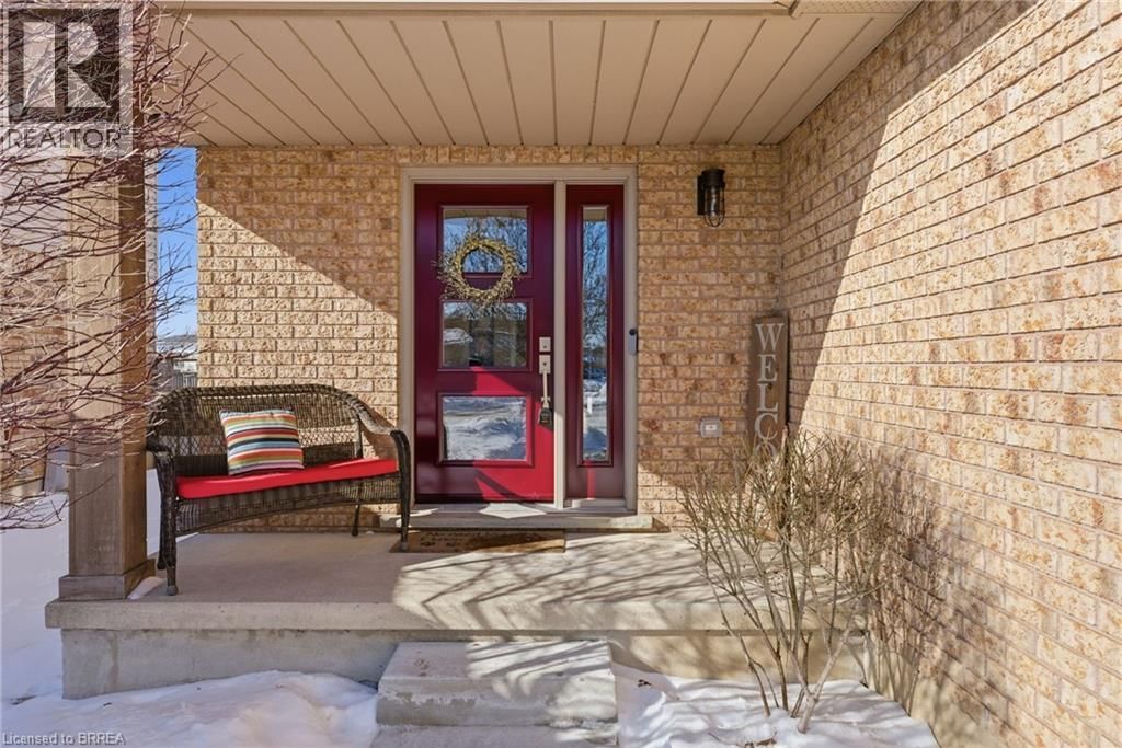 15 ANASTASIA CRESCENT Image 3